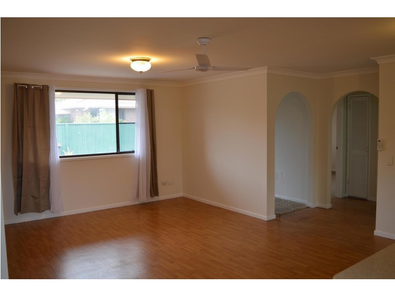 2/6 Roseland Avenue, Yamba NSW 2464