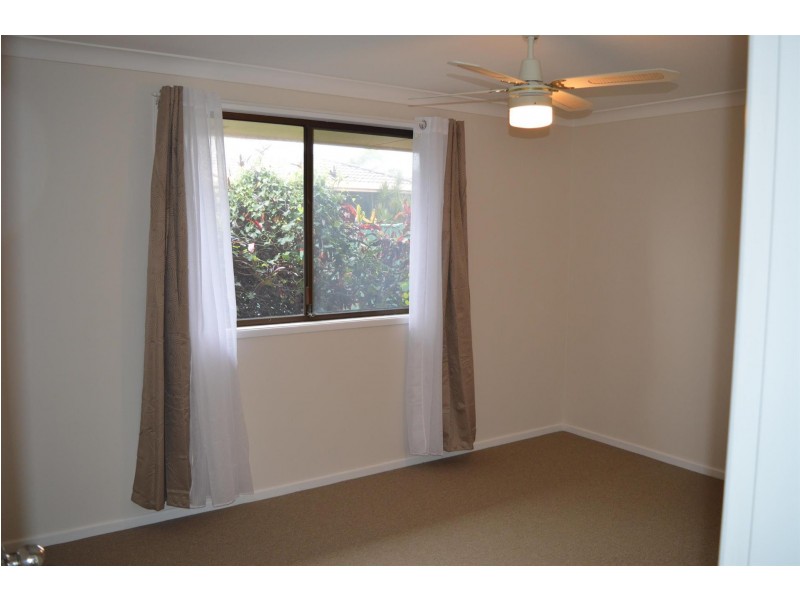 2/6 Roseland Avenue, Yamba NSW 2464