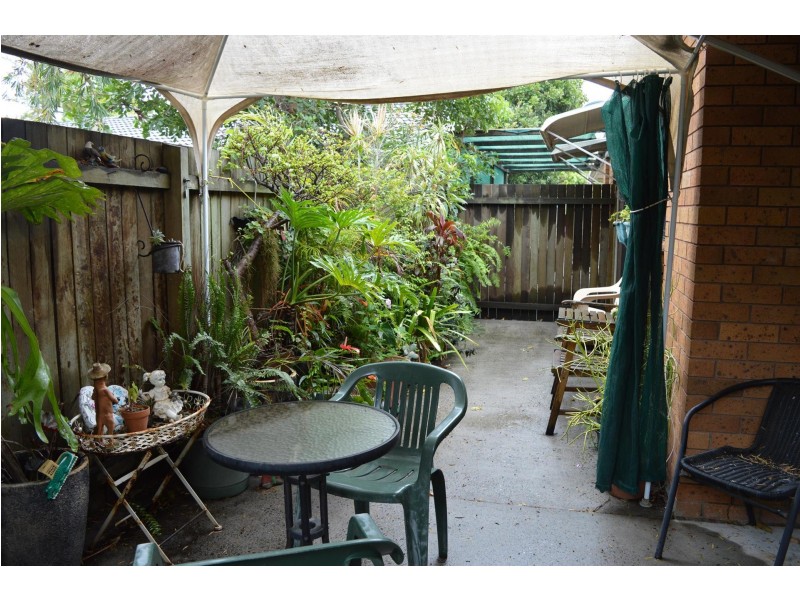 2/6 Roseland Avenue, Yamba NSW 2464
