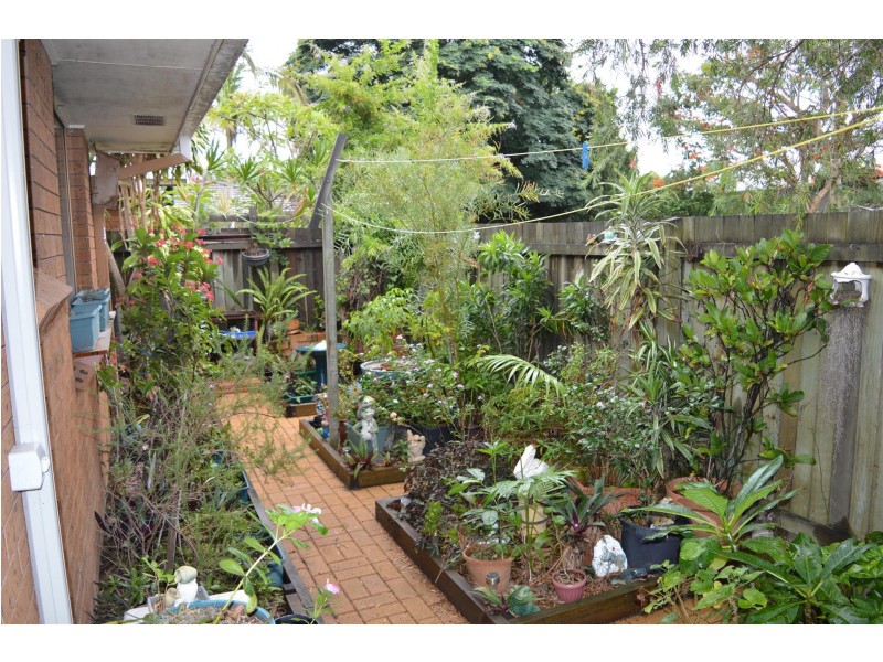 2/6 Roseland Avenue, Yamba NSW 2464