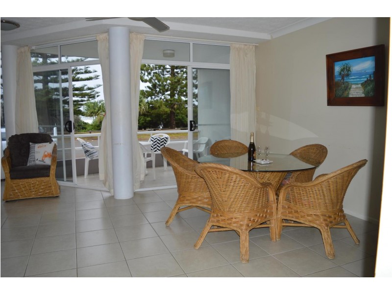 1/7 Pacific Pde, Yamba NSW 2464