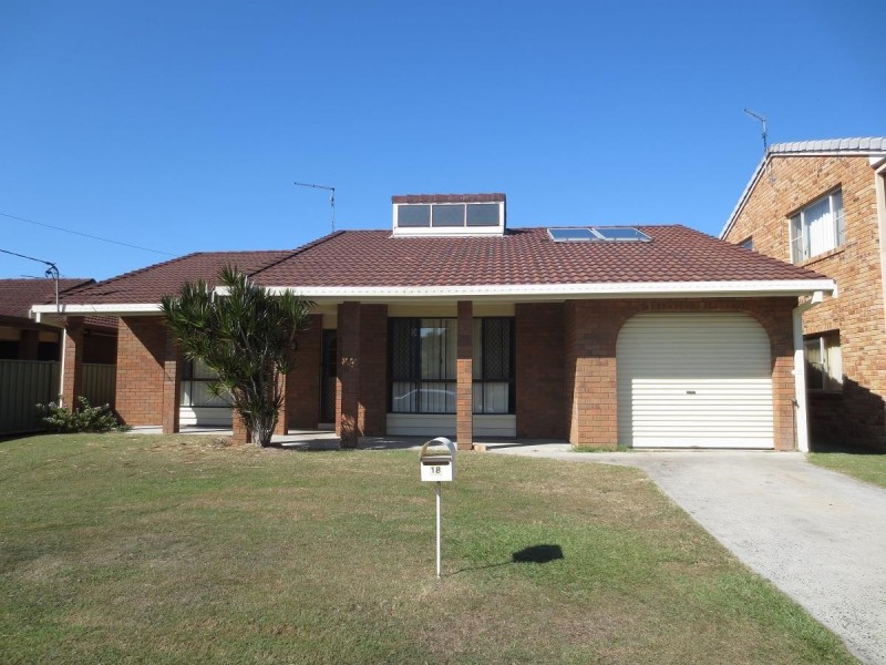 18 Cook St, Yamba NSW 2464