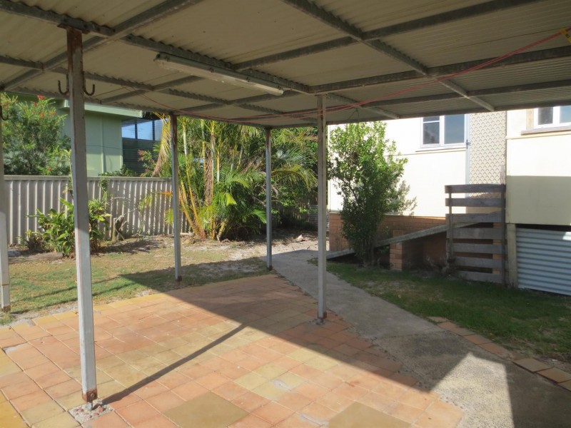 8 Poinsettia Cres, Brooms Head NSW 2463