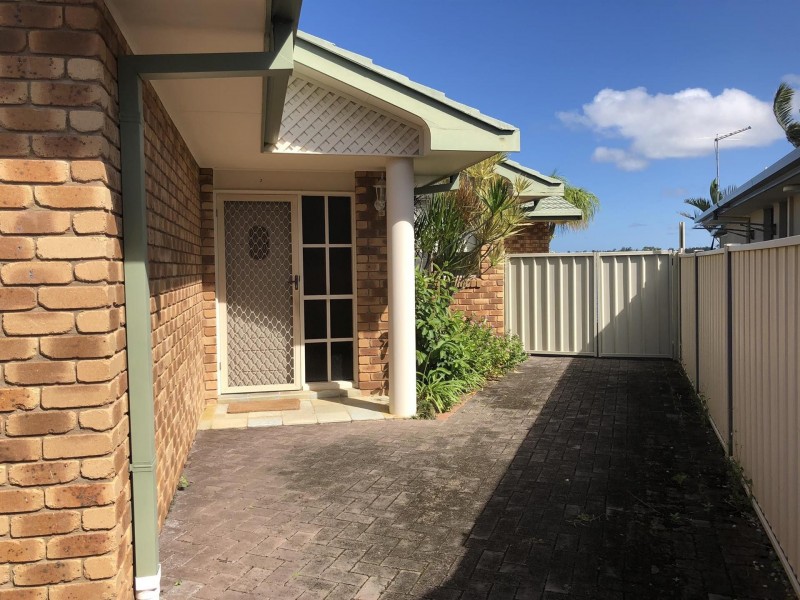 2/27 Westringia Place, Yamba NSW 2464