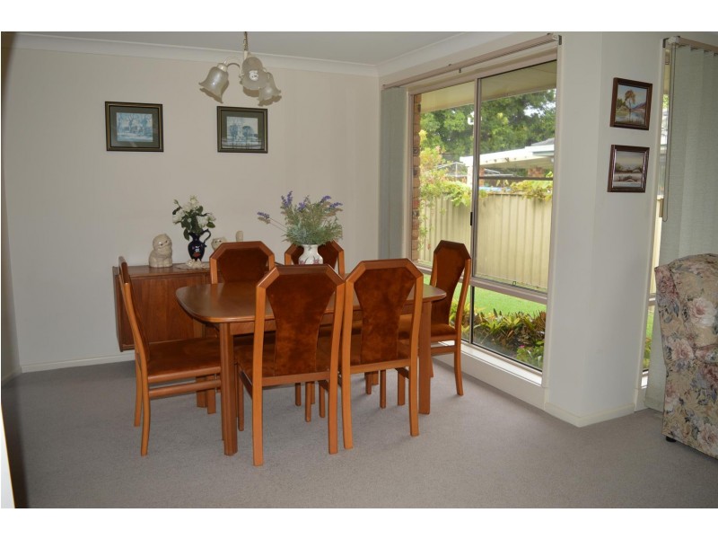 8 Palm Terrace, Yamba NSW 2464