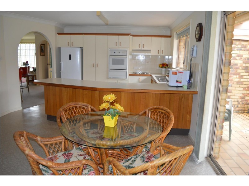 8 Palm Terrace, Yamba NSW 2464