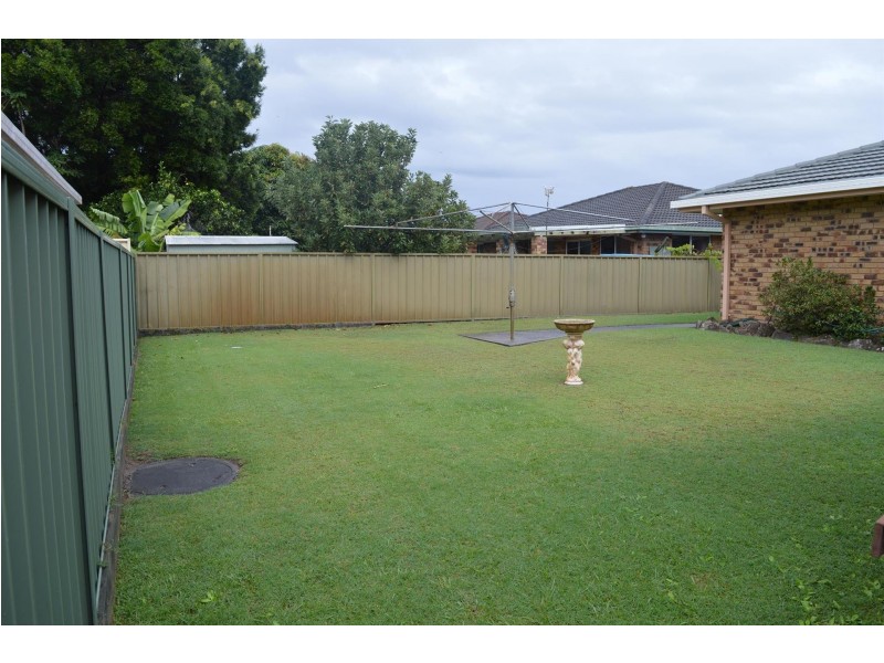 8 Palm Terrace, Yamba NSW 2464