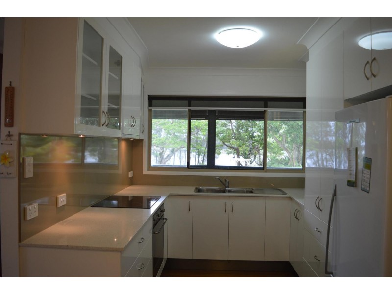 2 Yamba Street, Palmers Island NSW 2463