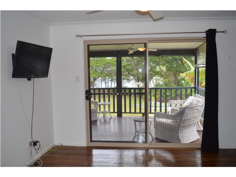 2 Yamba Street, Palmers Island NSW 2463