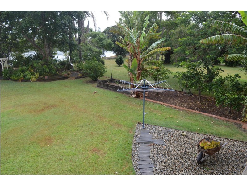 2 Yamba Street, Palmers Island NSW 2463