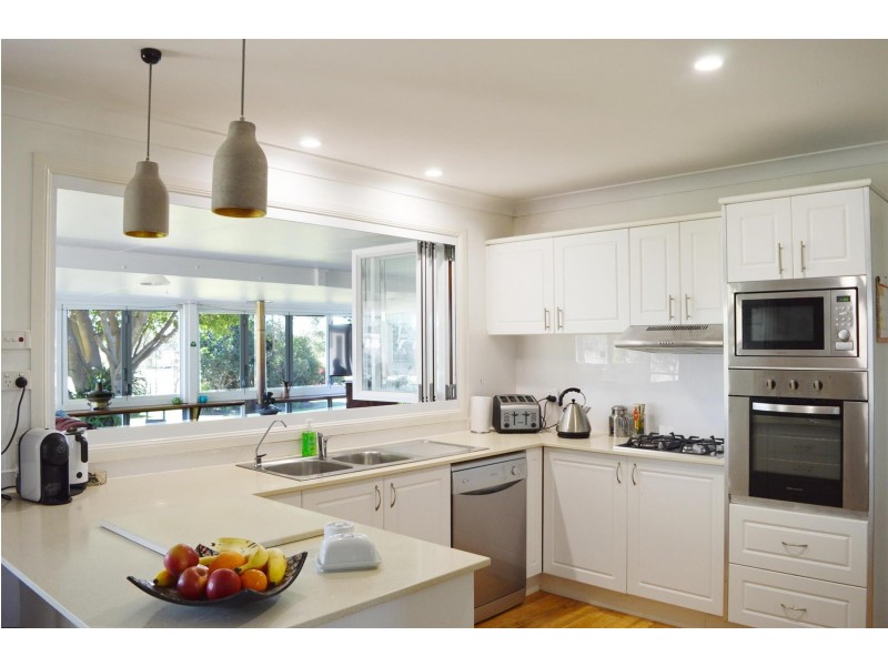 260 School Road, Palmers Island NSW 2463