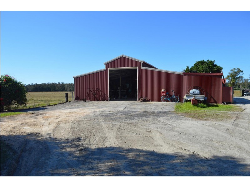 260 School Road, Palmers Island NSW 2463