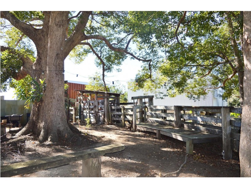 260 School Road, Palmers Island NSW 2463