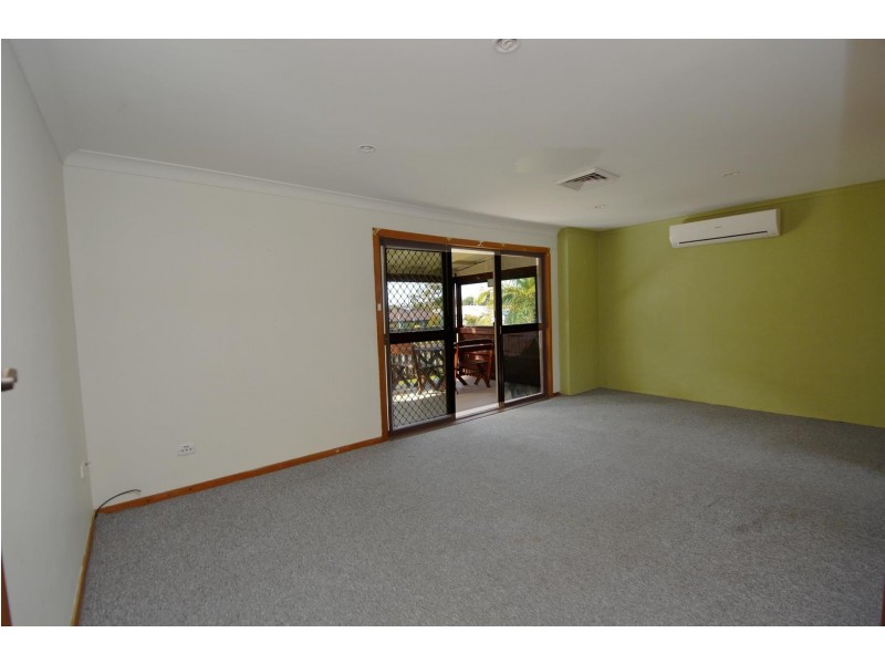 8 Coonawarra Court, Yamba NSW 2464