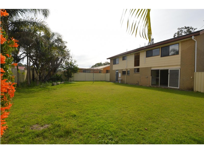 8 Coonawarra Court, Yamba NSW 2464