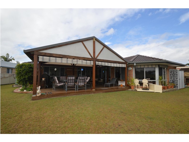 5 Newport Island Circuit, Yamba NSW 2464