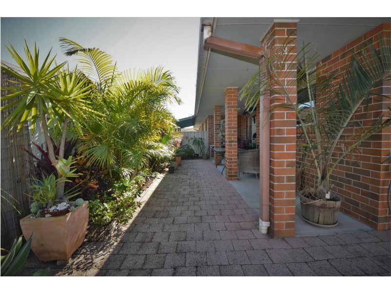 2/16 Heron Court, Yamba NSW 2464
