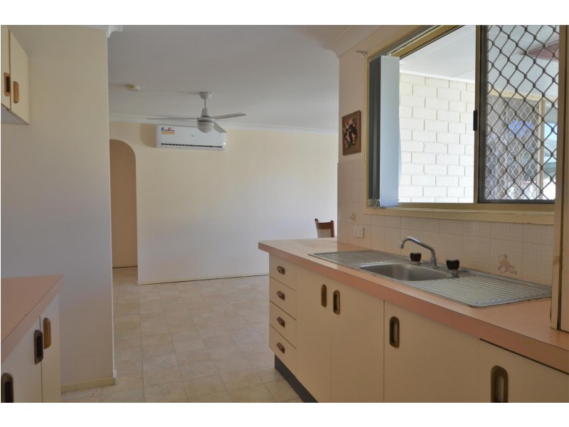 2/63 Melaleuca Drive, Yamba NSW 2464