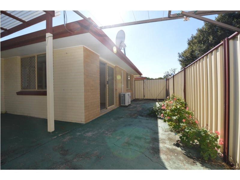 2/63 Melaleuca Drive, Yamba NSW 2464