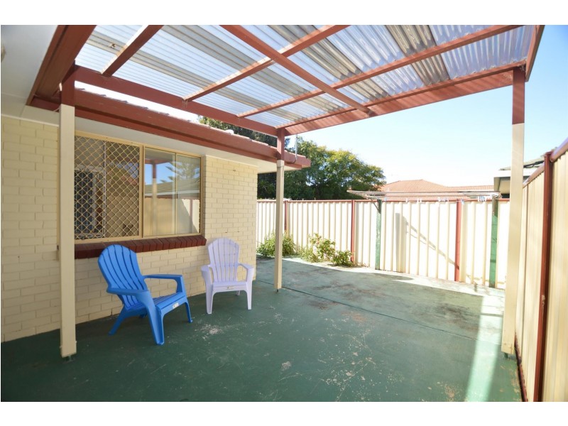 2/63 Melaleuca Drive, Yamba NSW 2464