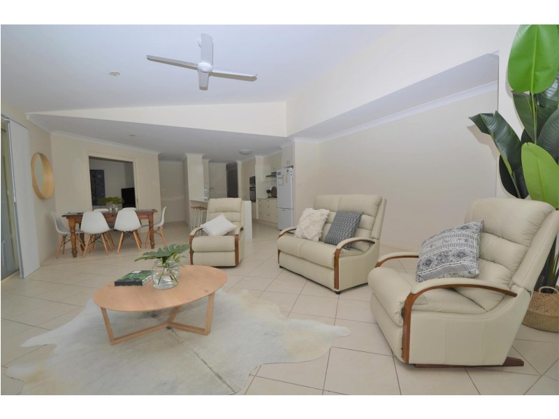 1 Nabilla Court, Yamba NSW 2464