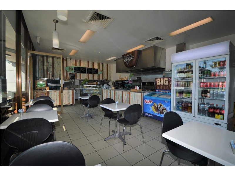 Shop 33/1-3 Treelands Drive, Yamba NSW 2464