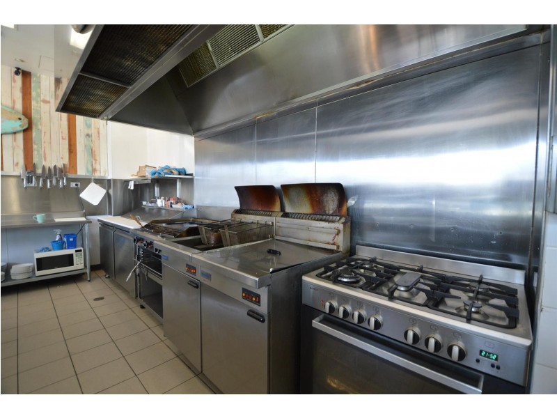 Shop 33/1-3 Treelands Drive, Yamba NSW 2464