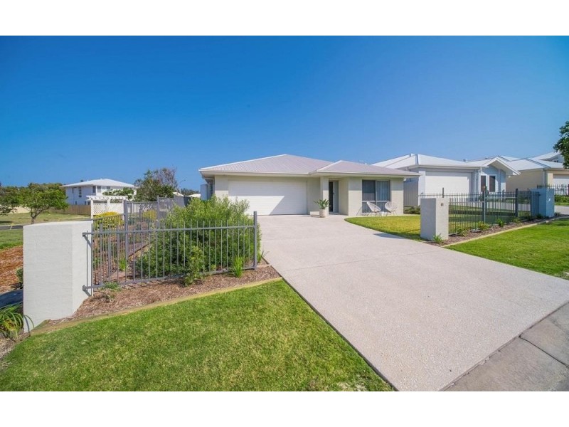 61 The Drive Drive, Yamba NSW 2464