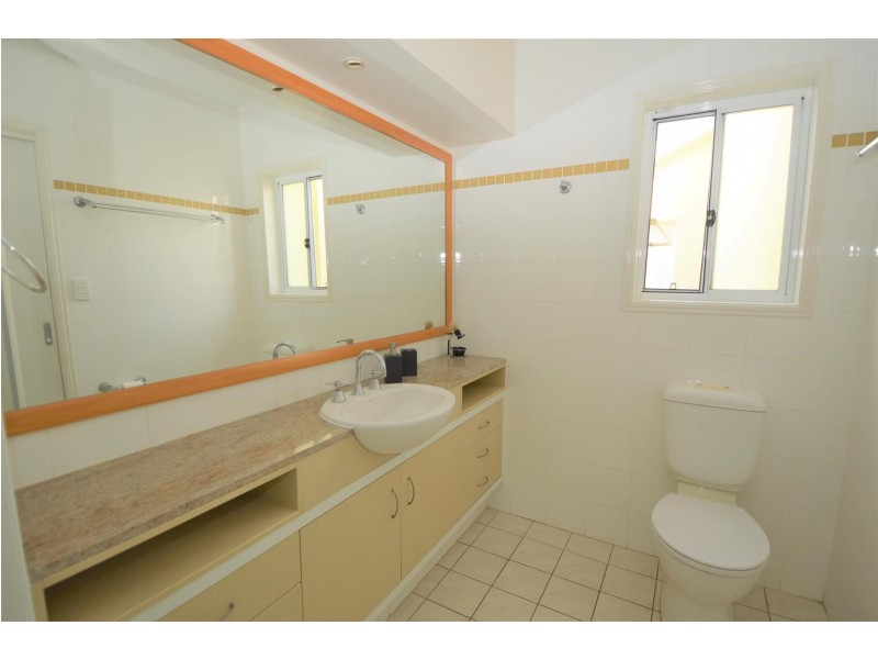 11 The Parkway, Yamba NSW 2464