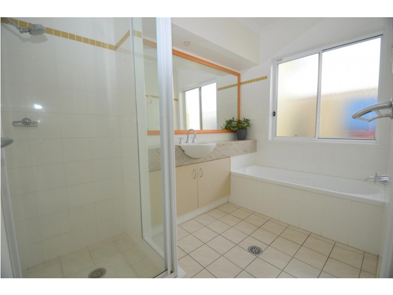 11 The Parkway, Yamba NSW 2464