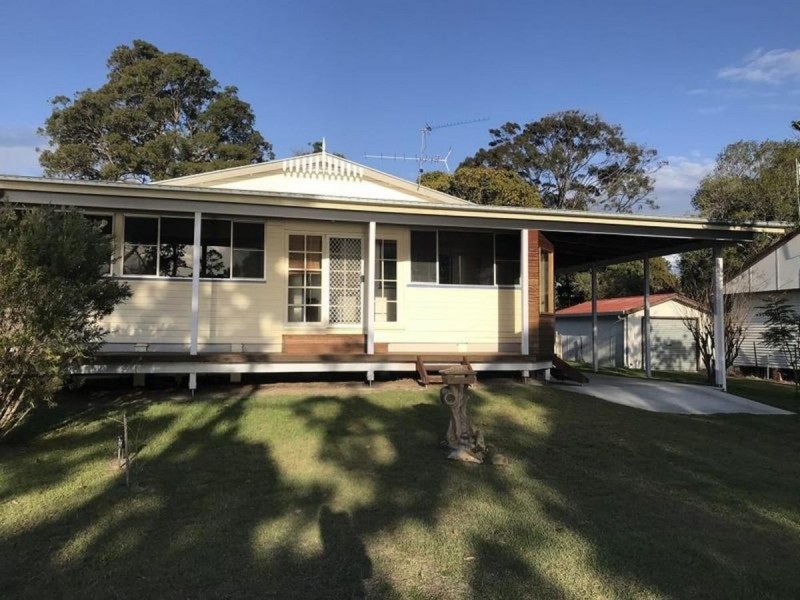 12 Marandowie Drive, Iluka NSW 2466