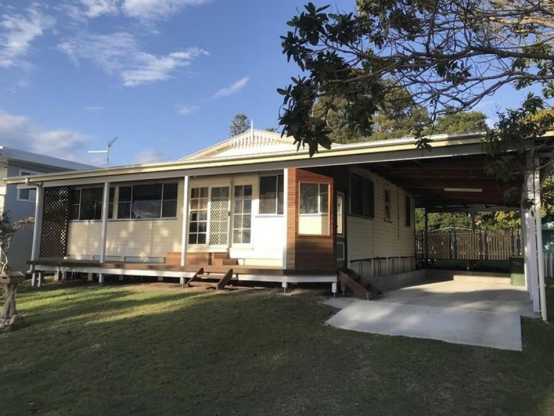 12 Marandowie Drive, Iluka NSW 2466