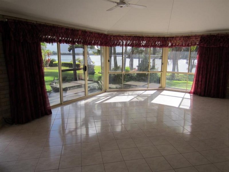 30 Palm Terrace, Yamba NSW 2464