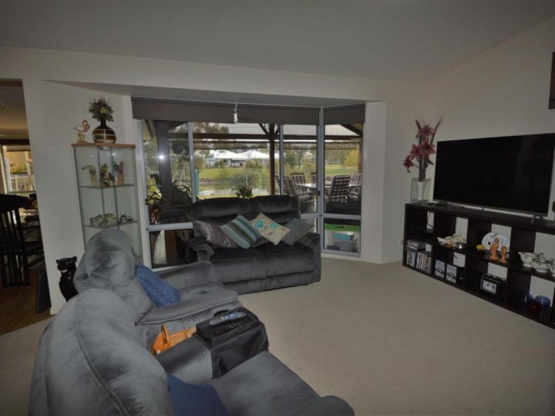 5 Newport Island Circuit, Yamba NSW 2464