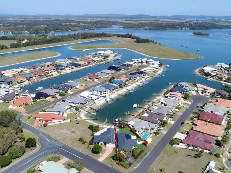 1 Nabilla Court, Yamba NSW 2464