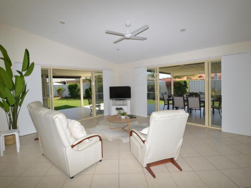 1 Nabilla Court, Yamba NSW 2464