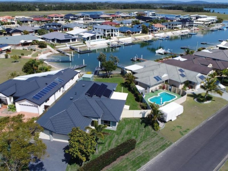 1 Nabilla Court, Yamba NSW 2464