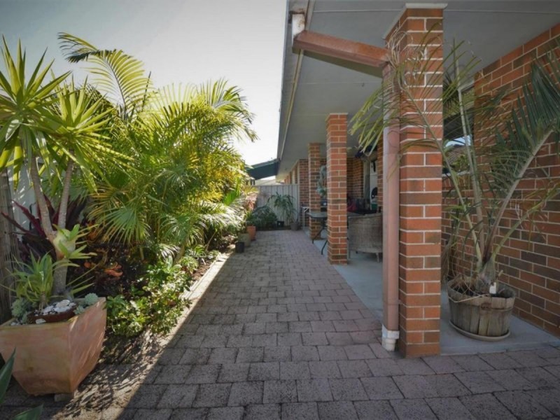 2/16 Heron Court, Yamba NSW 2464
