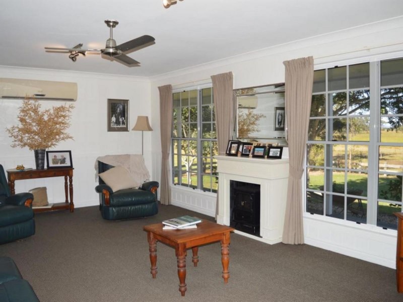 260 School Road, Palmers Island NSW 2463