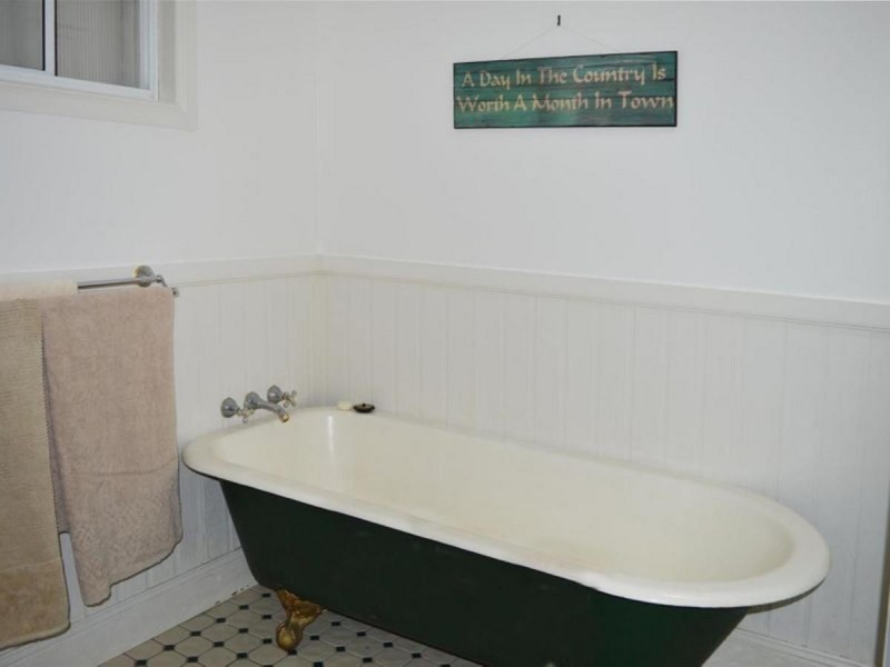 260 School Road, Palmers Island NSW 2463