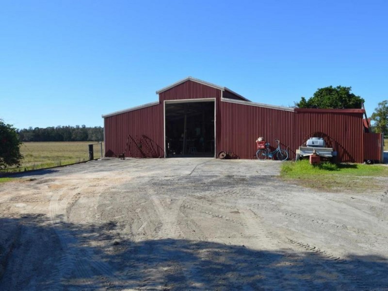 260 School Road, Palmers Island NSW 2463