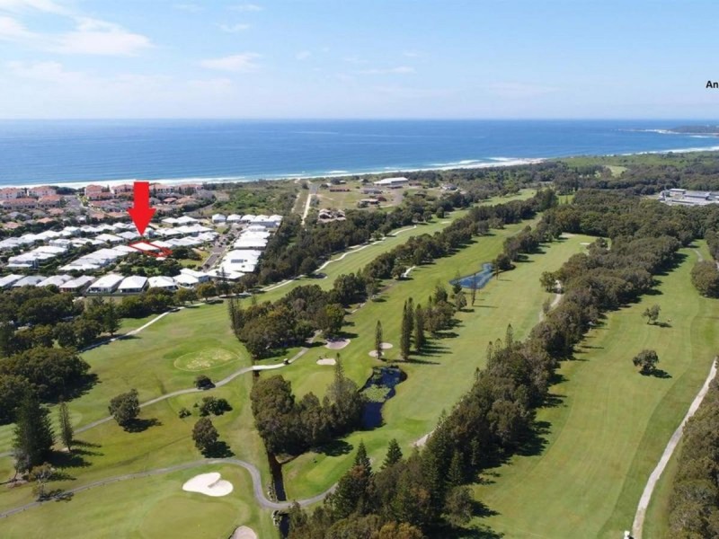 11 The Parkway, Yamba NSW 2464