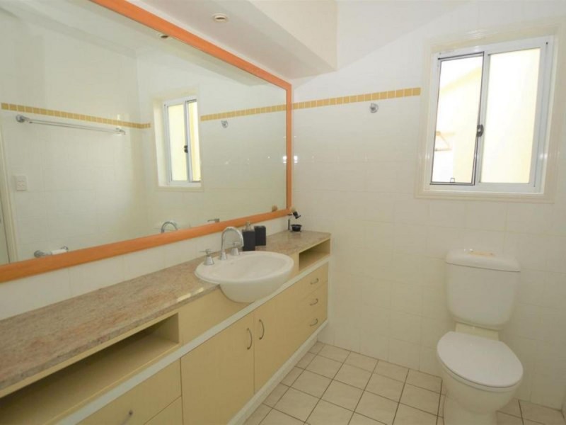 11 The Parkway, Yamba NSW 2464