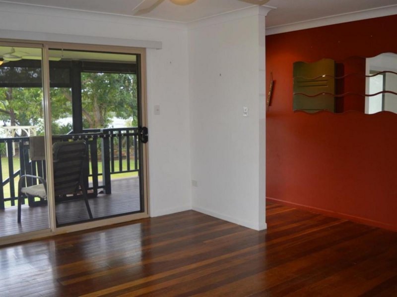 2 Yamba Street, Palmers Island NSW 2463