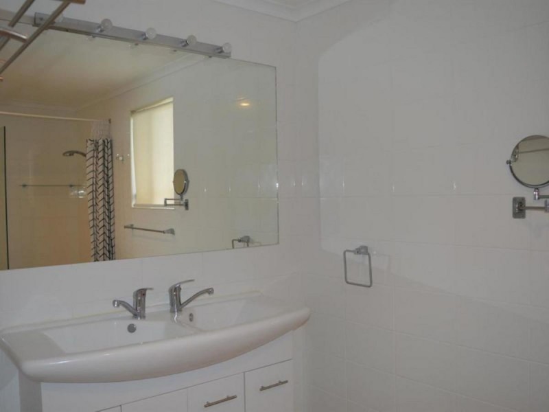 2 Yamba Street, Palmers Island NSW 2463