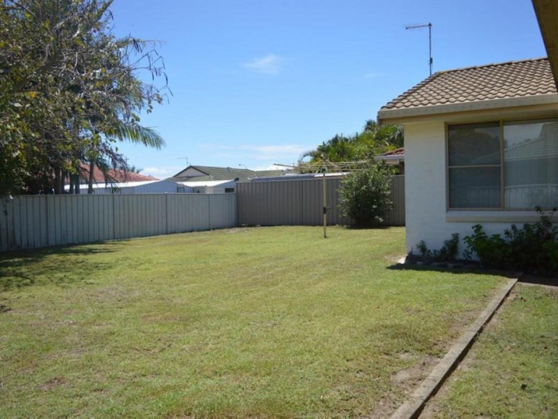 9 Heron Court, Yamba NSW 2464