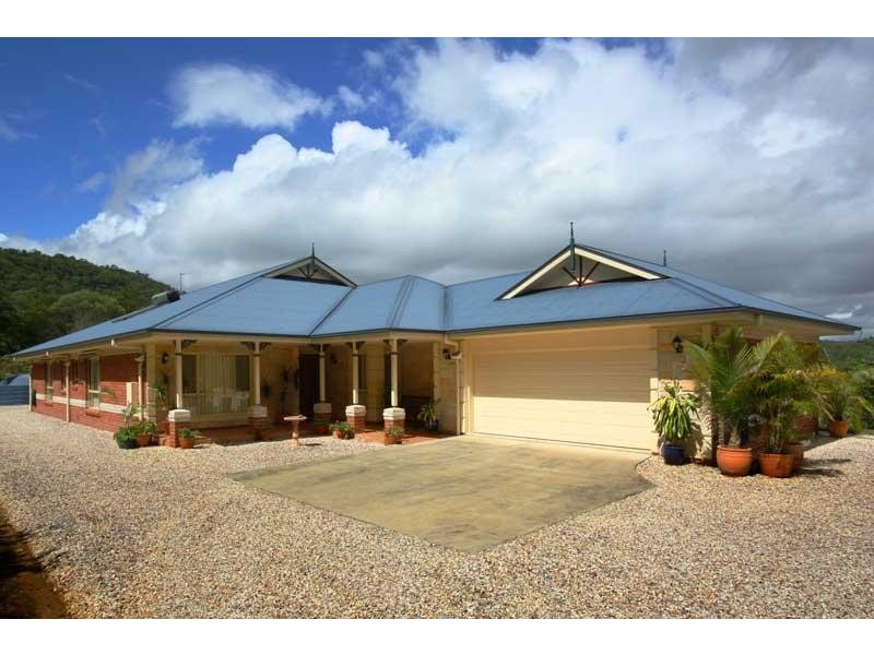 52 Malabar Ave, Uki NSW 2484