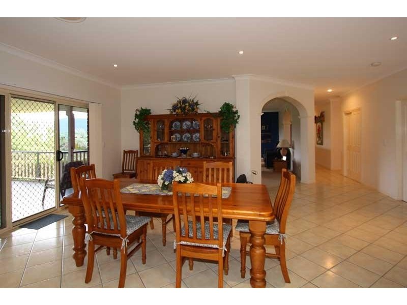 52 Malabar Ave, Uki NSW 2484