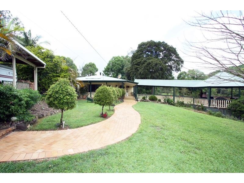 34 Meadow Pl, Uki NSW 2484