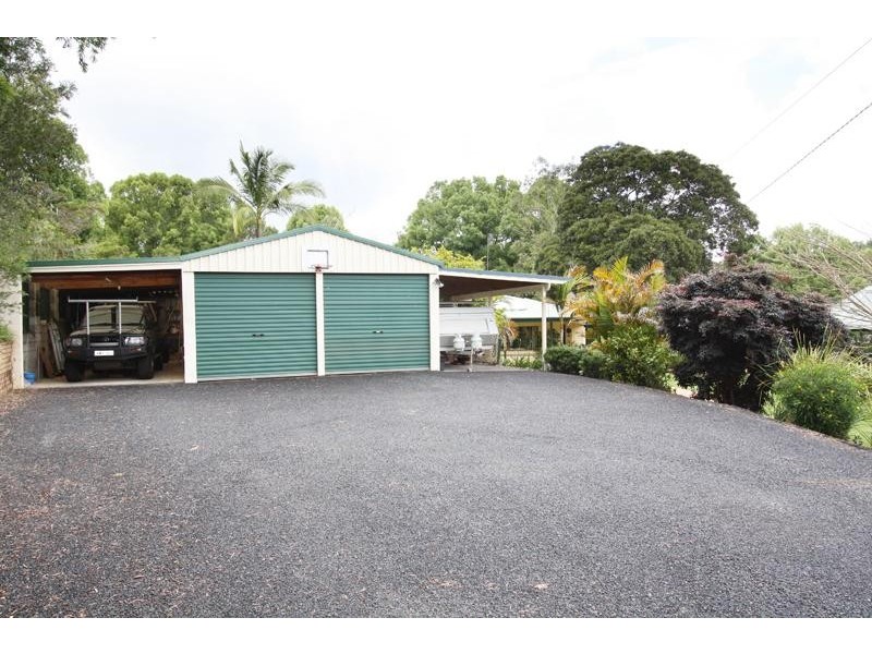 34 Meadow Pl, Uki NSW 2484